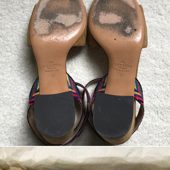 Valentino nice shoes its so nice and clean like new...Size 7 and color tan - Picture 5 of 11